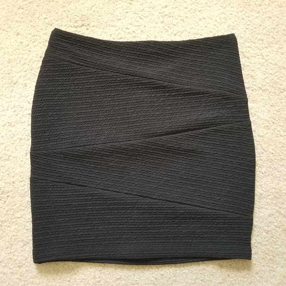 Forever 21 Dresses & Skirts - Black Asymmetrical Rib Miniskirt